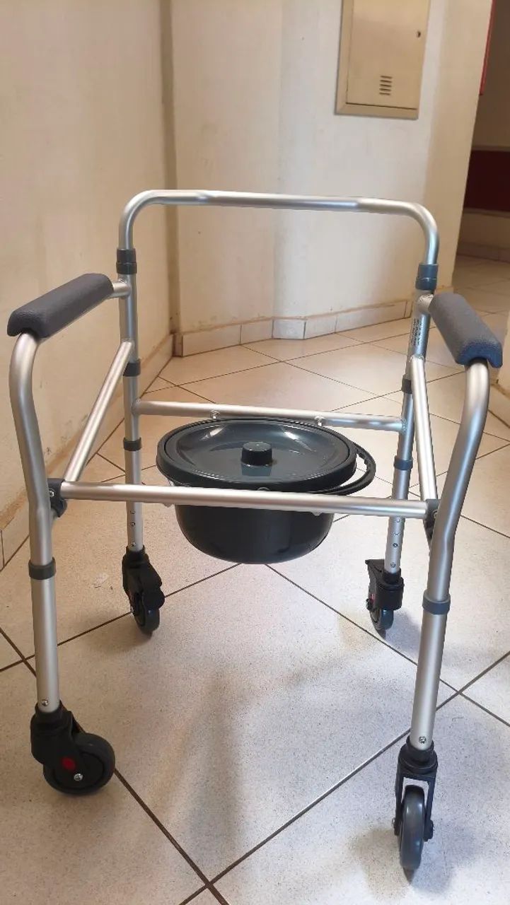 Cadeira de rodas e banho - Foto 5