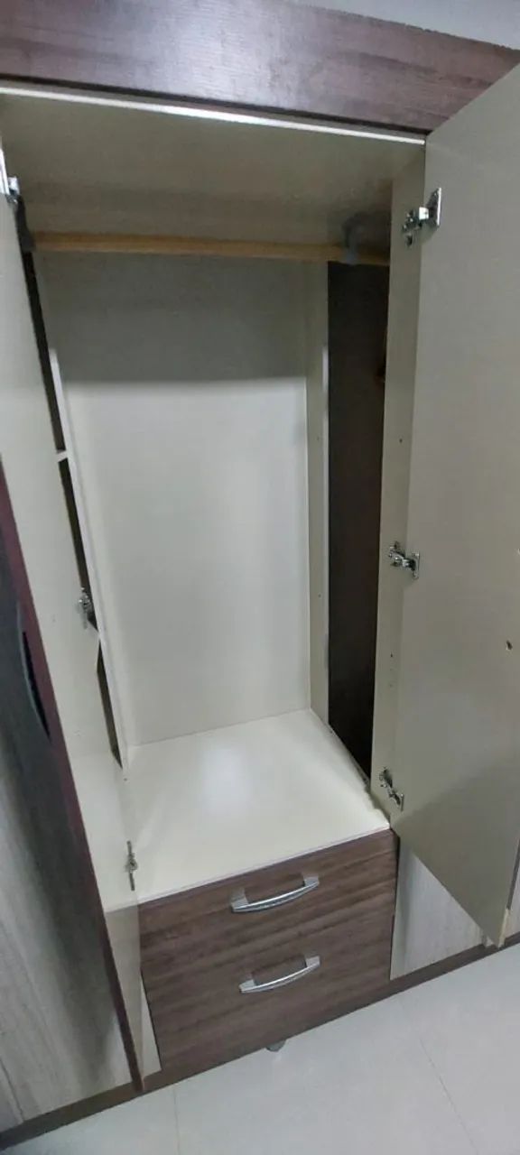 Guarda roupa conservado - Foto 4