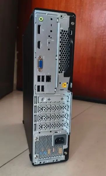 Computador Lenovo Thinkcentre Neo 50s Core i3 14th 8gb  - Foto 2