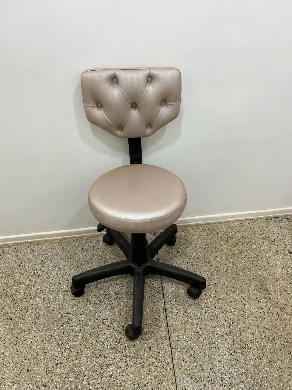 Mocho/cadeira para clínica ou studio - Foto 4