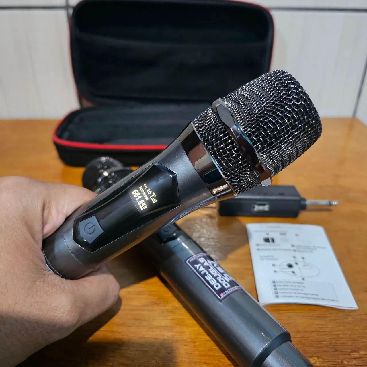 KIT COMPLETO DE MICROFONES SEM FIO, SERVE PARA KARAOKE  - Foto 2