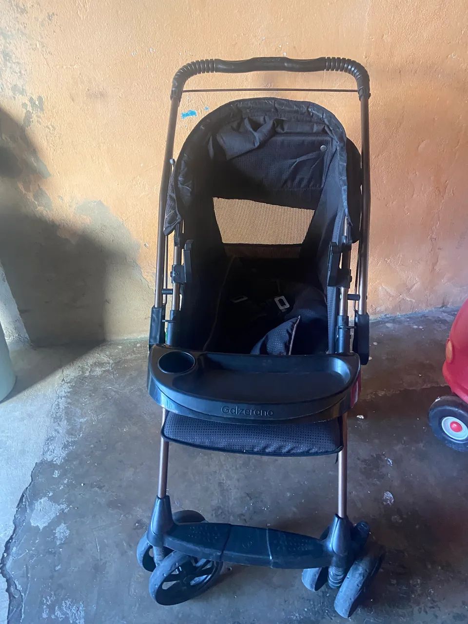 Carrinho de bebê e bebê conforto. - Foto 4