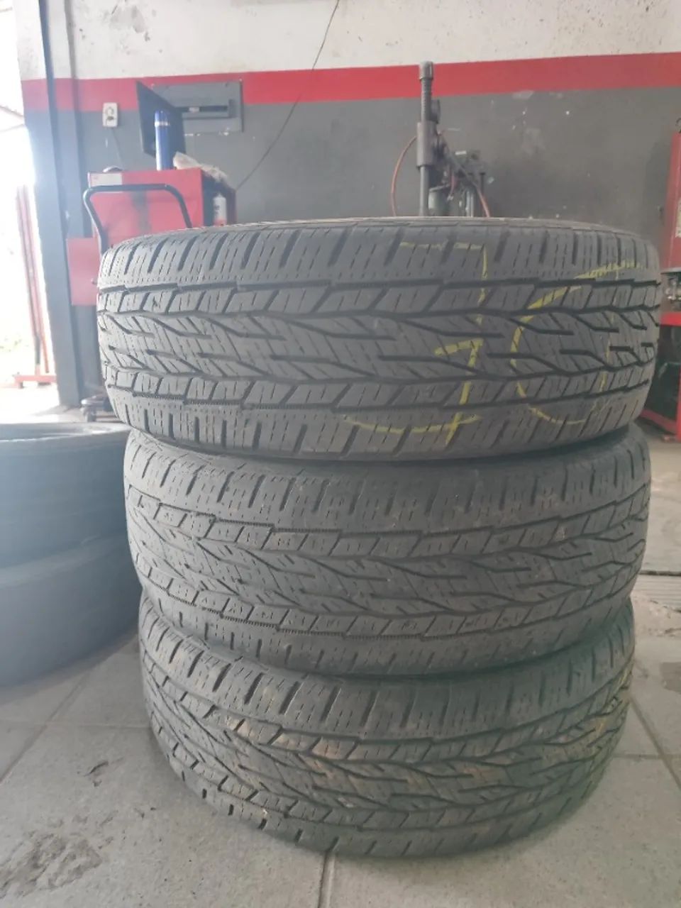 Pneus meia vida 215/60 R17 - Foto 3