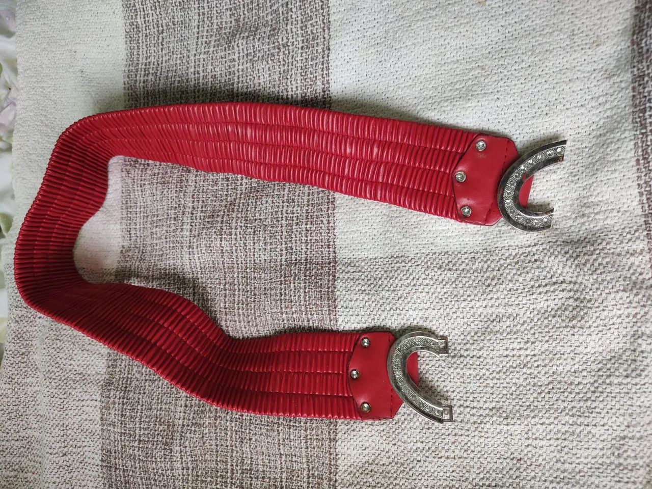 Cinto feminino elegante (usado) com elástico  - Foto 3