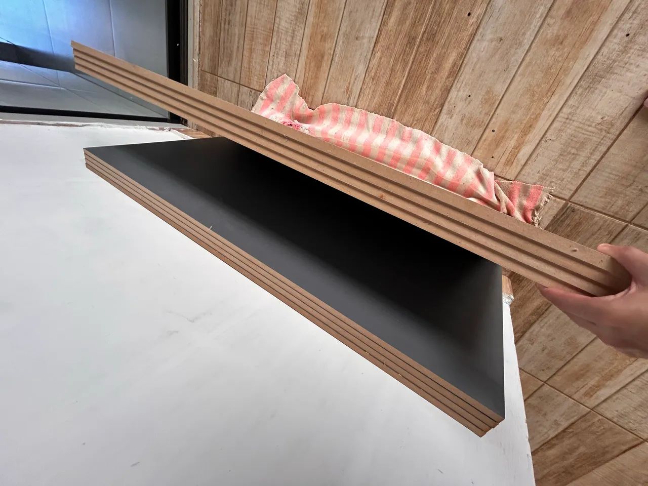 8 tampões de mdf 4 branco e 4 cinza manhatam  - Foto 2