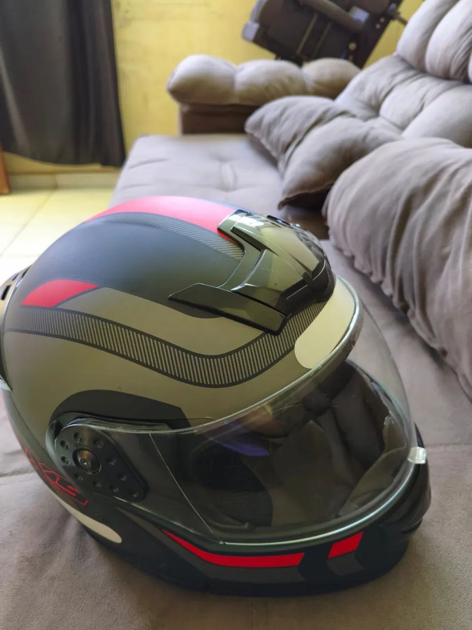 Capacete Tamanho 58 ( está novinho) - Foto 4
