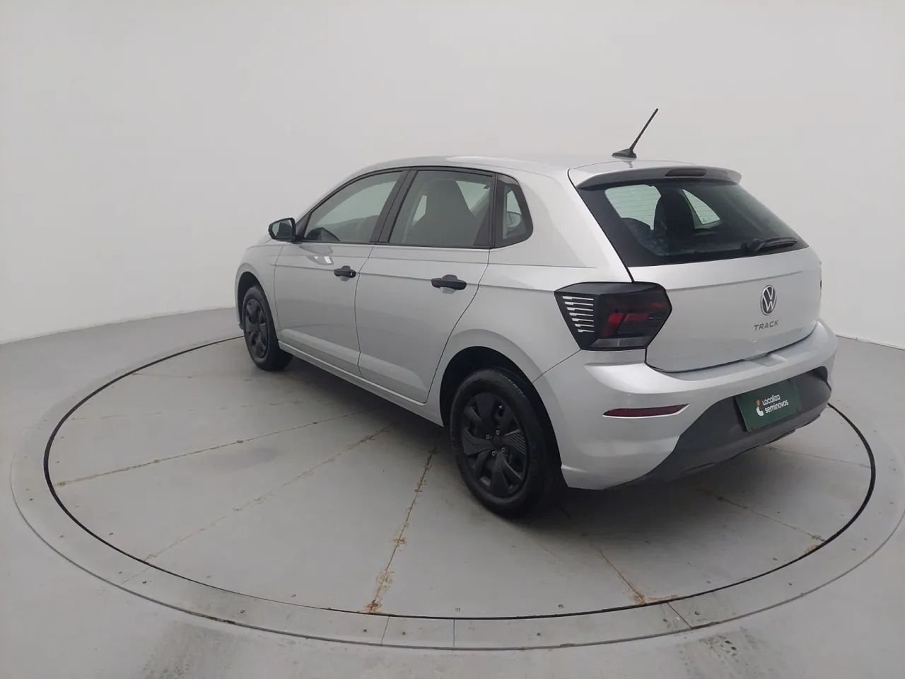 Volkswagen Polo Track 1.0 Flex 12V 5p, foto 3 de 18