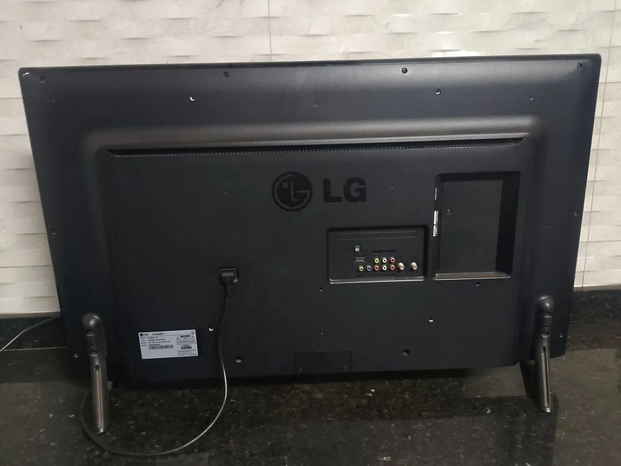 Televisão 42 polegadas LG - NÃO É SMART - Foto 2