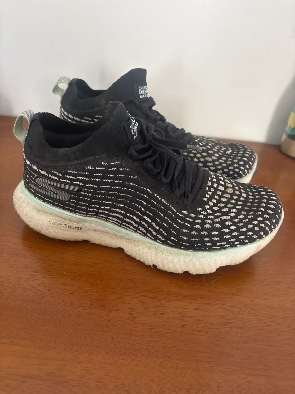 Tenis Skechers GORUN MAX ROAD 4 - Foto 4