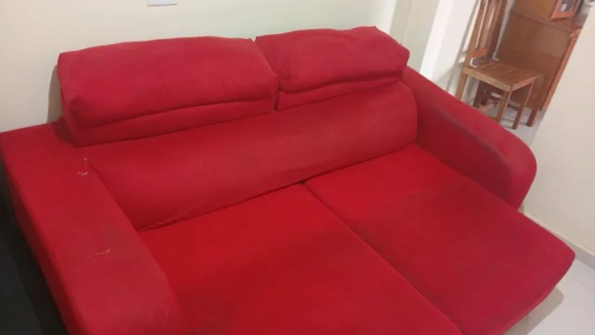Sofá retrátil, vermelho em bom estado  - Foto 3
