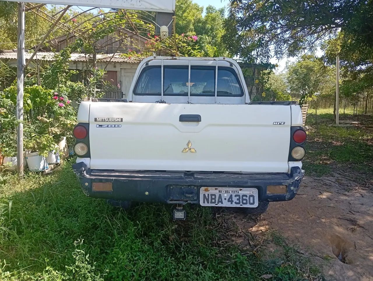 Mitsubishi L200 GL 2.5 4X4 CD Diesel 2010 - Foto 2