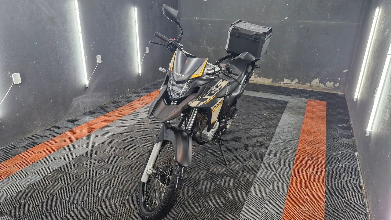Xre 300 2023 