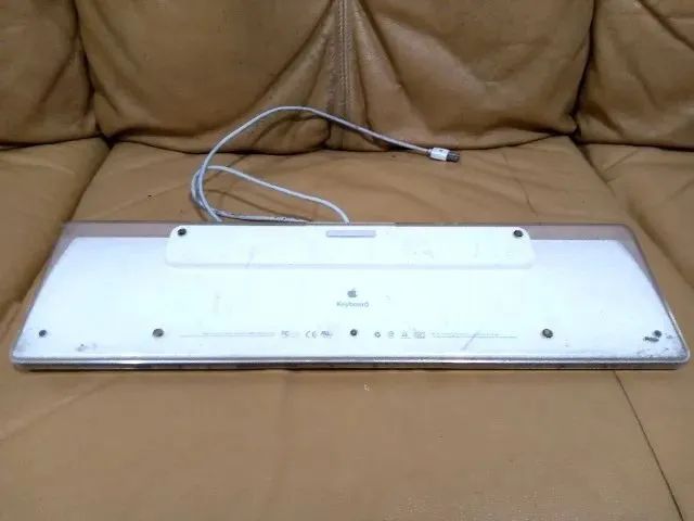 Teclado Apple USB de iMac ou Powermac, funcionando porem feio - Foto 3