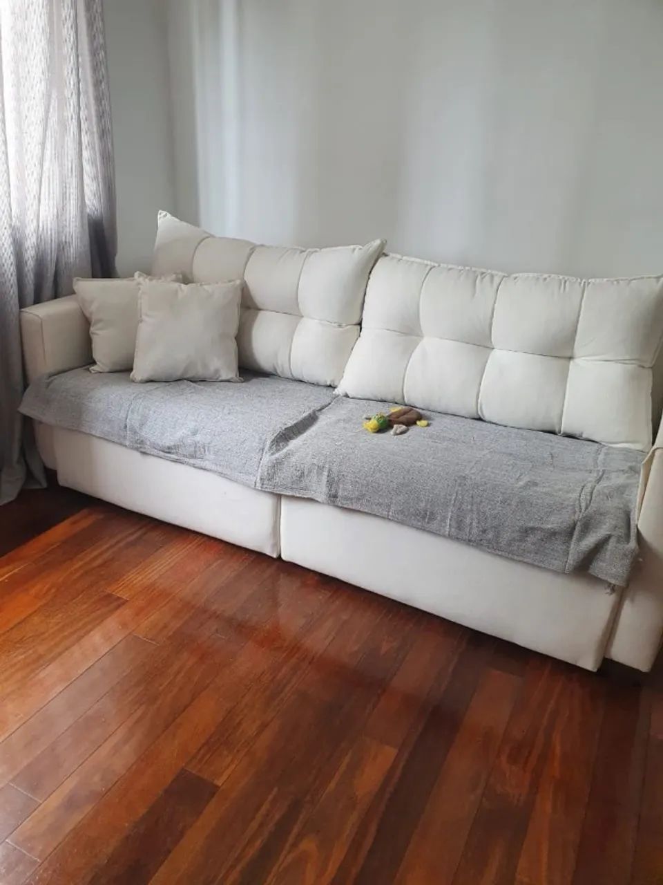 Sofá retrátil confortável 