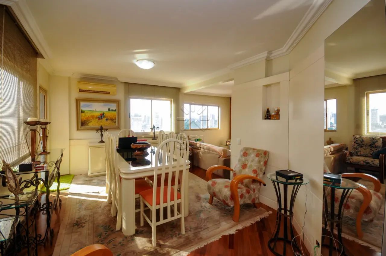 Apartamento amplo à venda no Edifício Rio Negro - Centro de Foz do Iguaçu