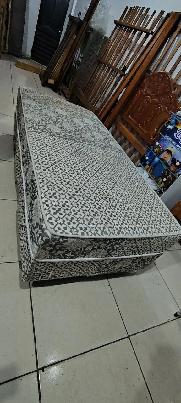 CAMA SOLTEIRO DE ESPUMA USADA R$260 ENTREGA GRÁTIS  - Foto 5