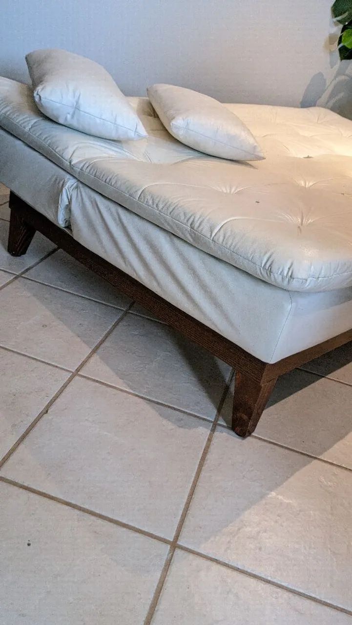 Sofá-Cama 3 Lugares Madeira Maciça + Manta e Almofadas - Foto 5