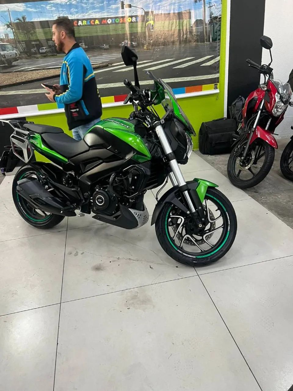 BAJAJ DOMINAR 400 - Foto 2