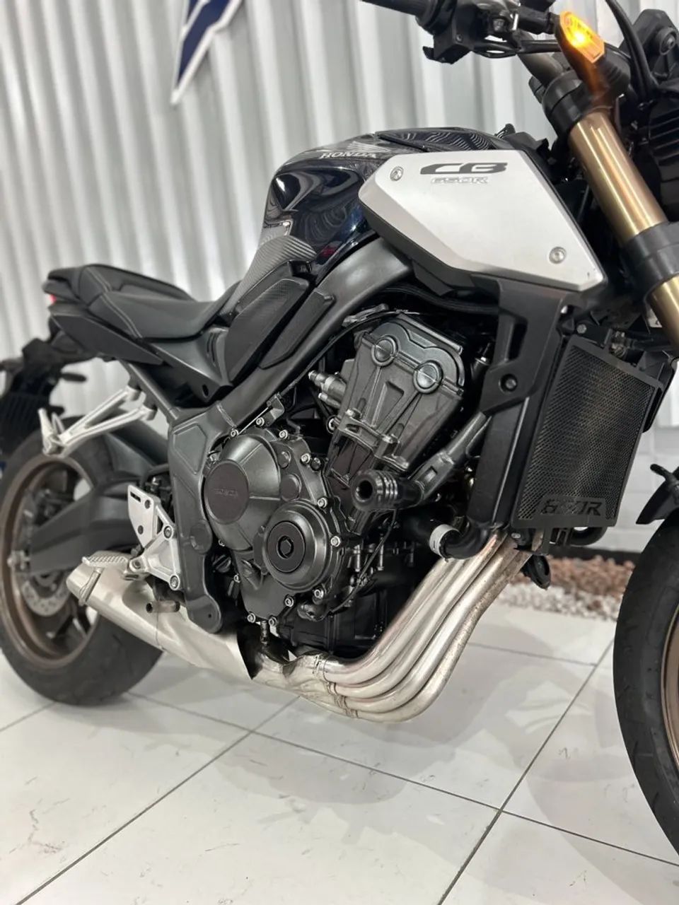 CB 650 R 2021 - Foto 5
