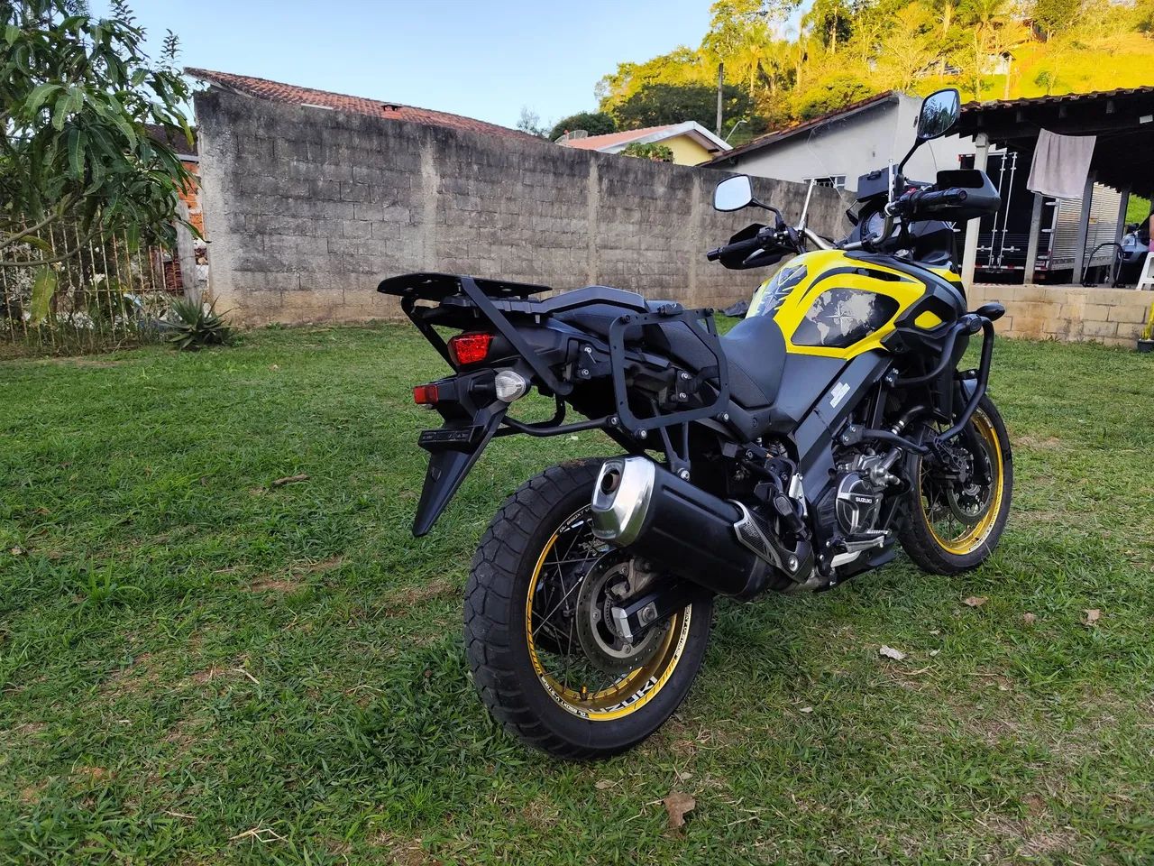 Suzuki Vstron XT 650  - Foto 3