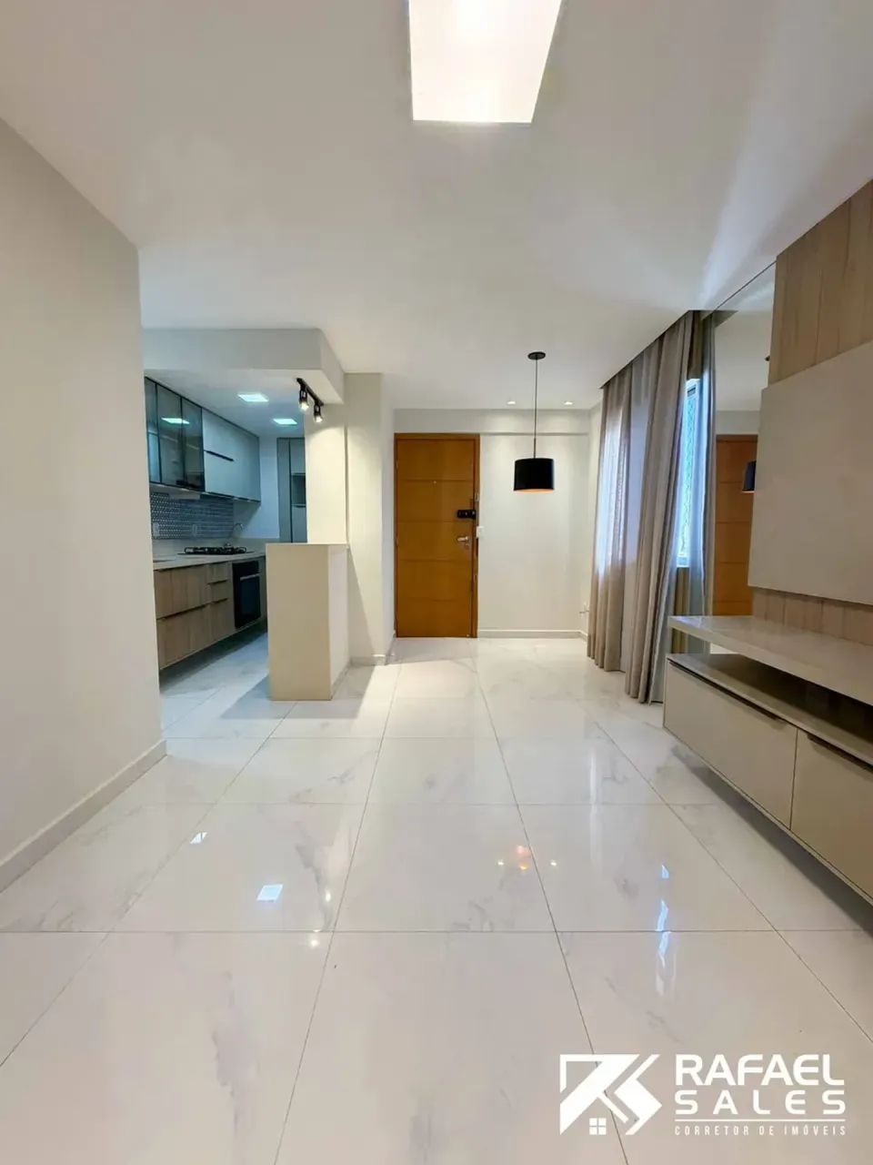 Apartamento no Tirol com 2 quartos semimobiliado