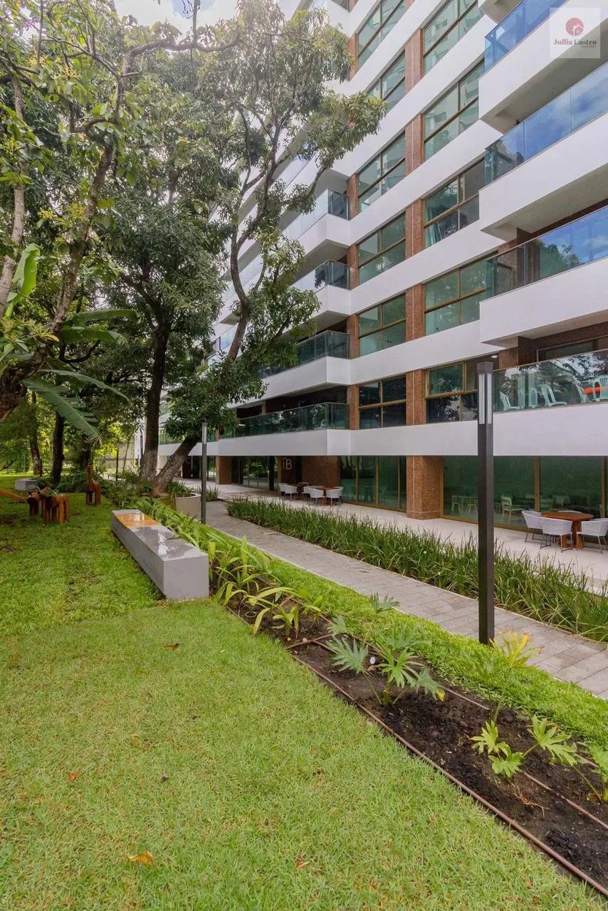 VENDO ÓTIMO APARTAMENTO COM 122m² EM CASA FORTE/RECIFE