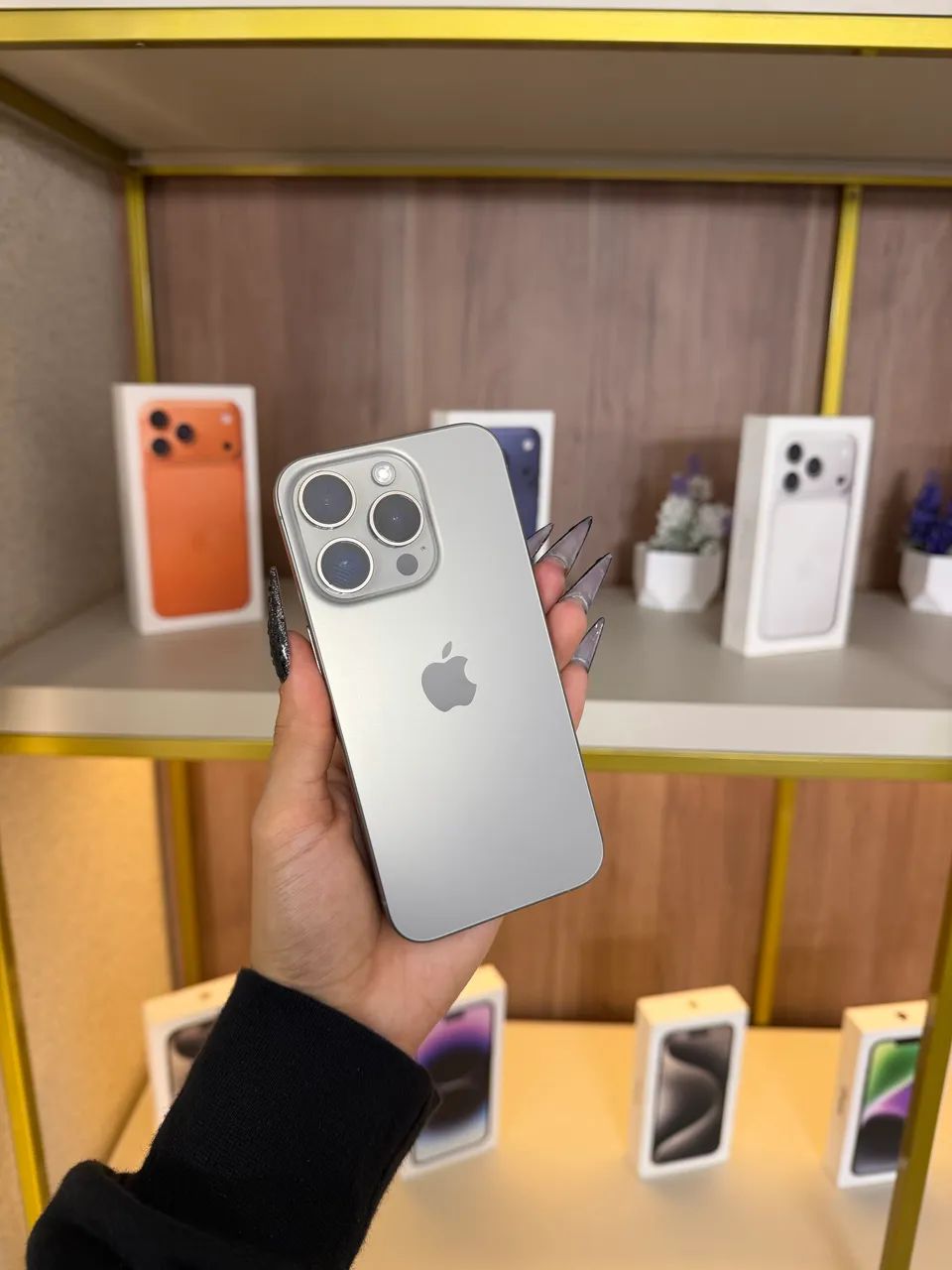 iPhone 15 Pro 256gb Titânio Natural IMPECÁVEL - Celulares e