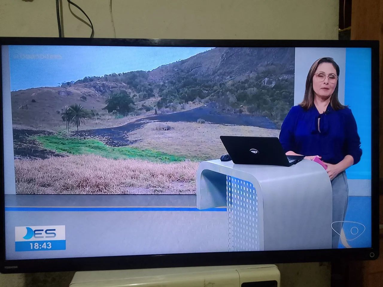 Tv 40 smart Toshiba excelente  - Foto 4
