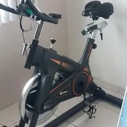 Bicicleta Ergométrica Spinning com molas