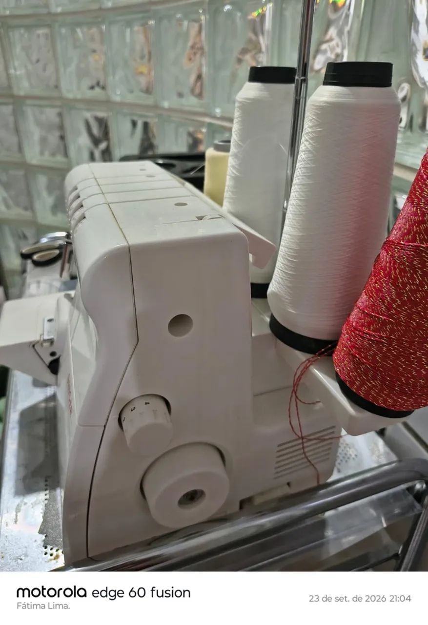 Máquina Overlock Singer - Foto 2