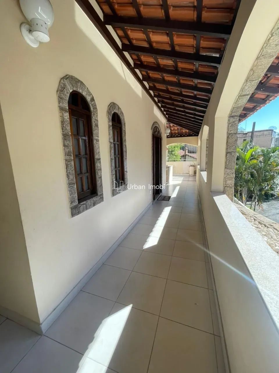 Oportunidade no Santa Rosa! Casa com ótimo espaço e conforto - Foto 4