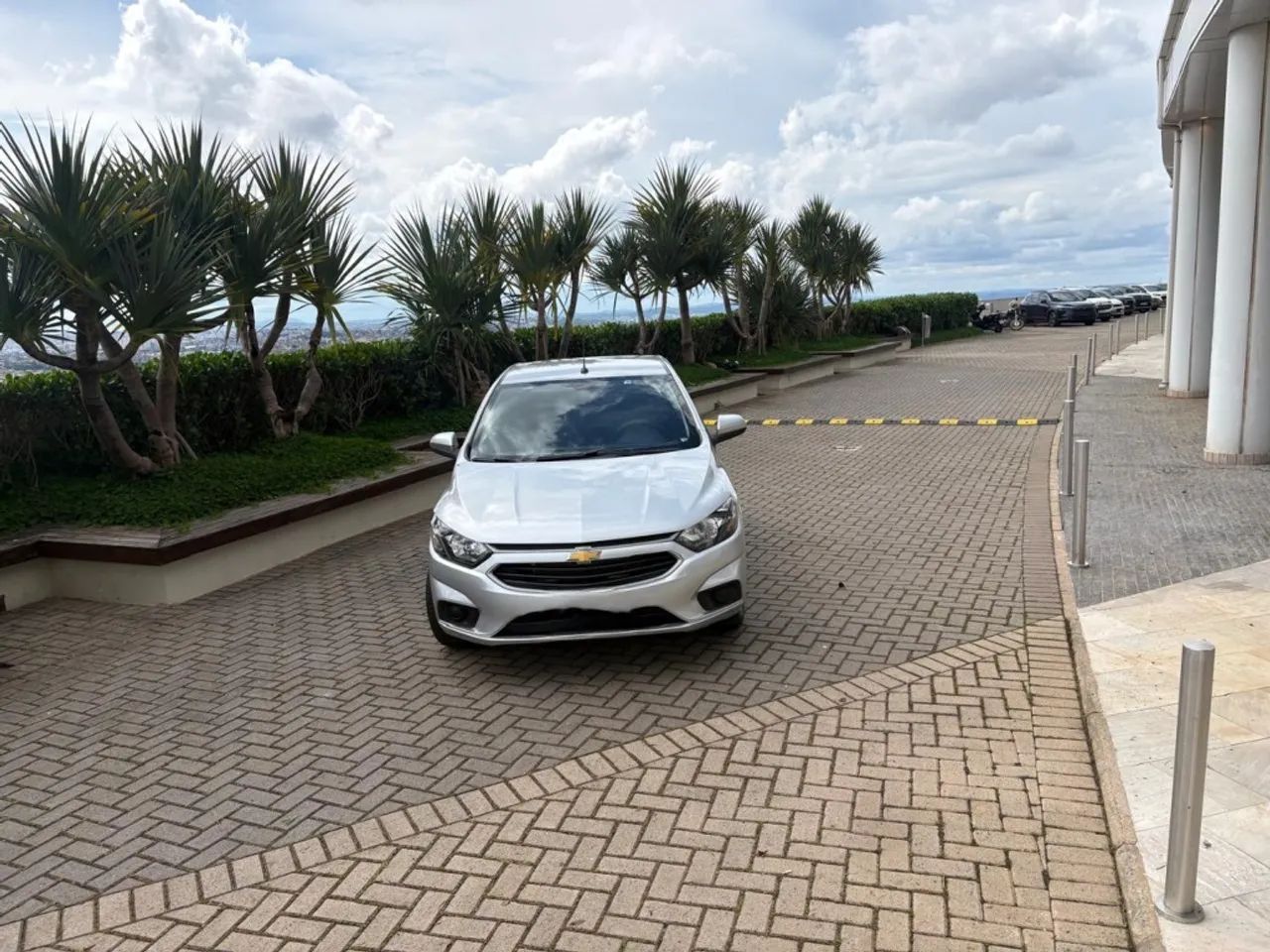 Chevrolet Onix Hatch LT 1.0 8V Flexpower 5P Mec. 2017 - Foto 2