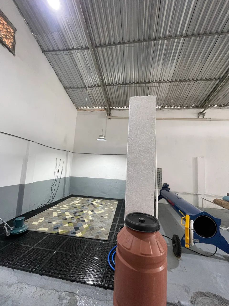 VAGA: LAVADOR DE TAPETES E ESTOFADOS