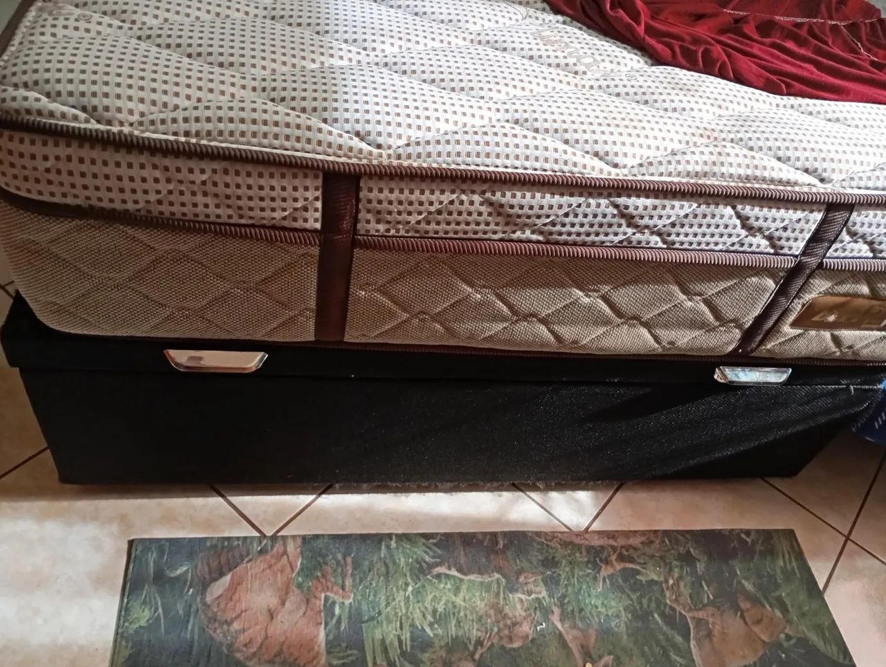 Vende cama baú com colchão 