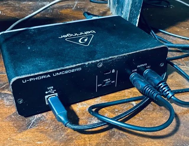 Interface de áudio Behringer U-Phoria UMC202 - Foto 3