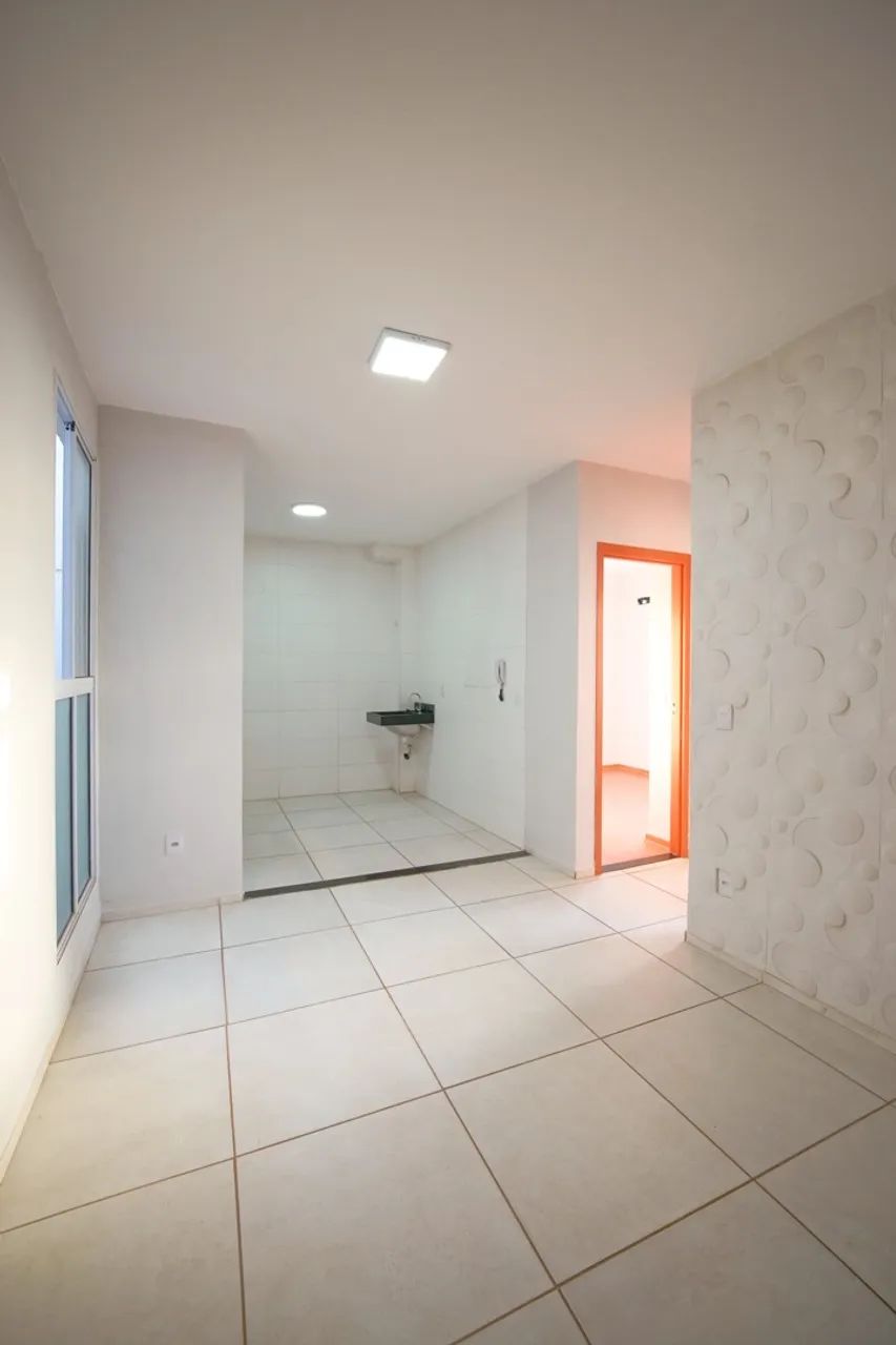 Apartamento 2 Quartos/ Elevador - 806 Sul - R$ 300