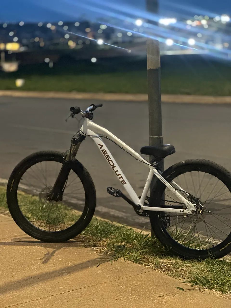 bicicleta absolute brutus