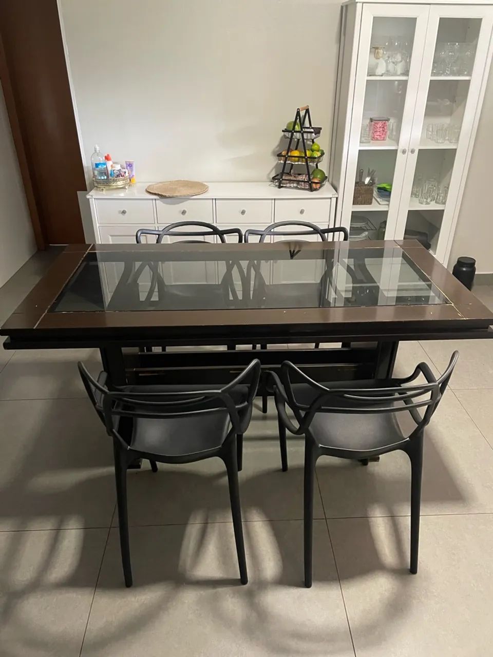 Mesa jantar. Leia o anúncio 