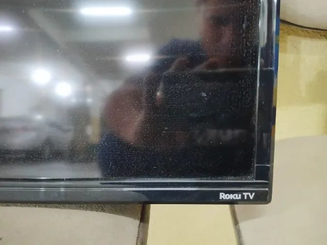 Smart TV PHILCO LED de 42 polegadas Full HD Roku TV ptv42g52rcf (DEFEITO) - Foto 4