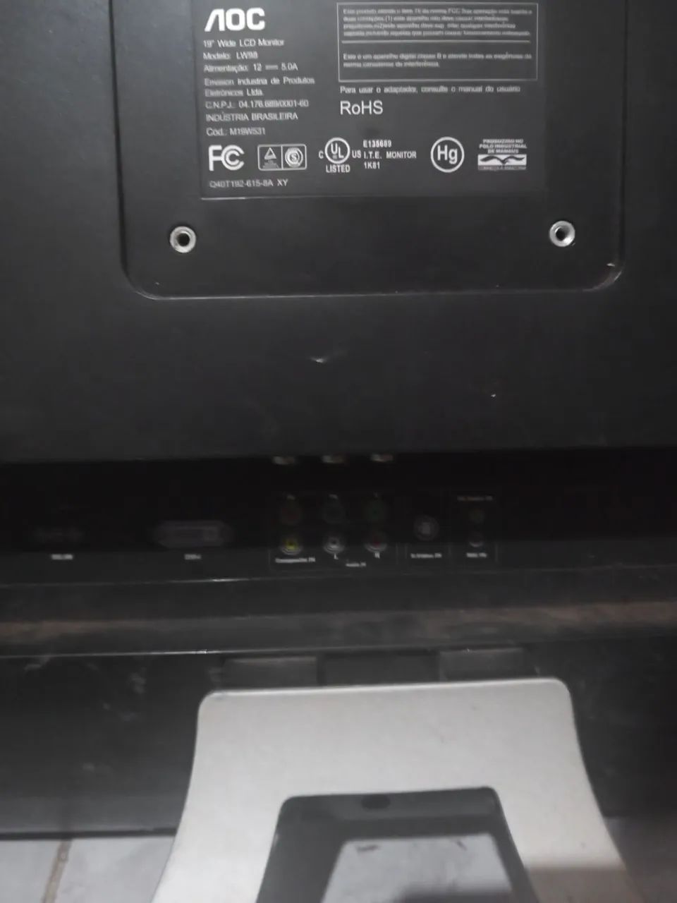 Monitor AOC 19 polegadas ..falta a fonte .