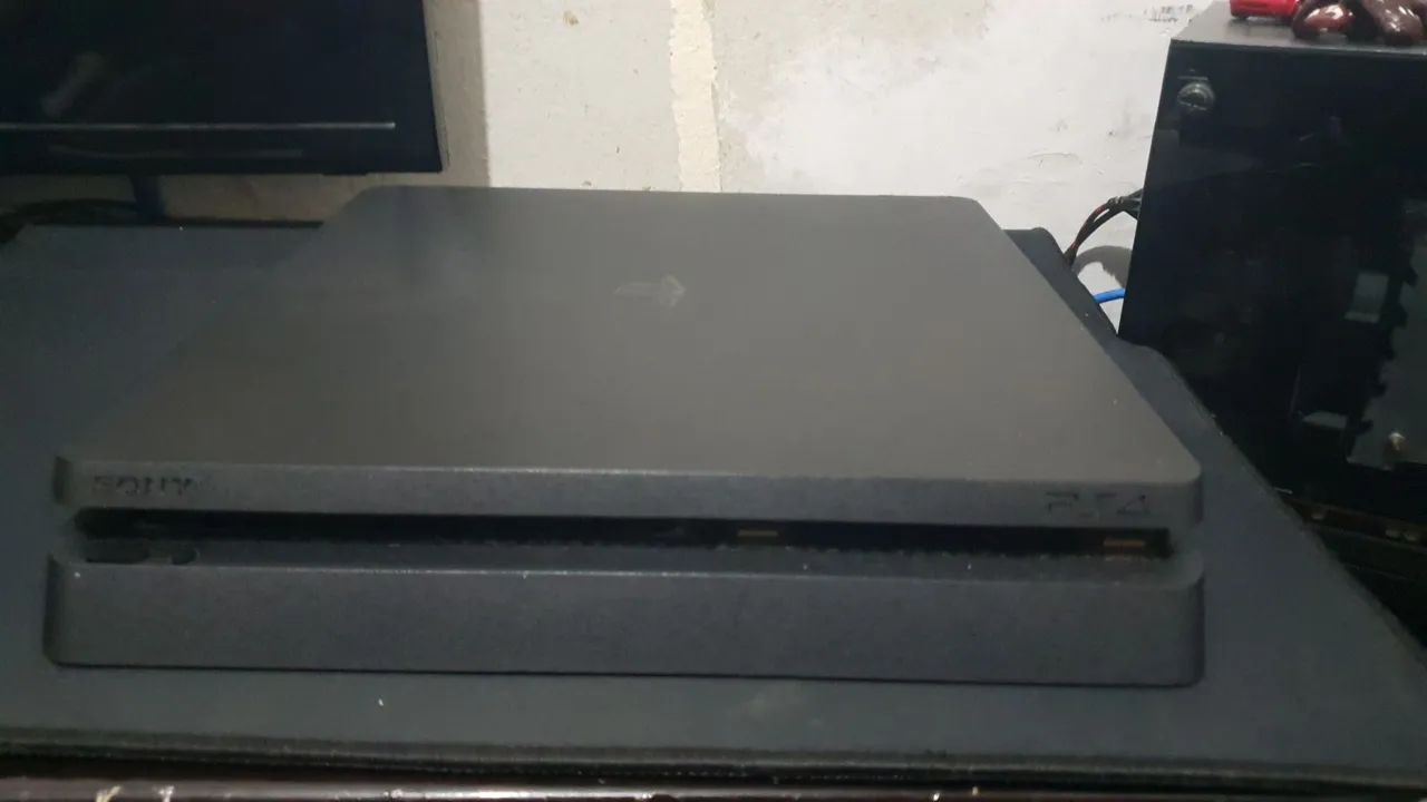 PS4 Slim 1TB - Foto 2
