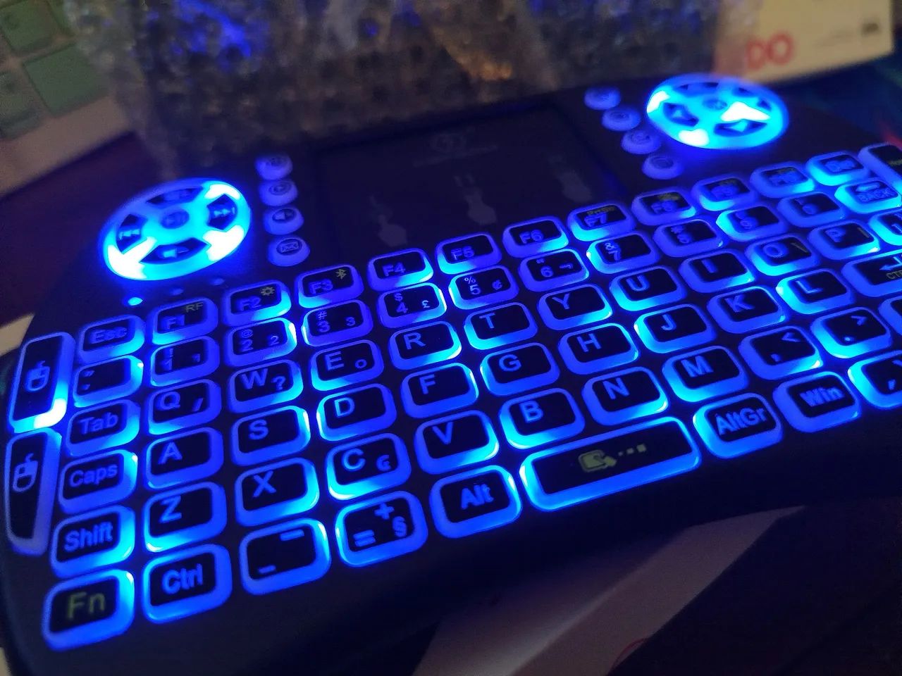 VENDO MINI TECLADO COM LED SEM FIO - Foto 2