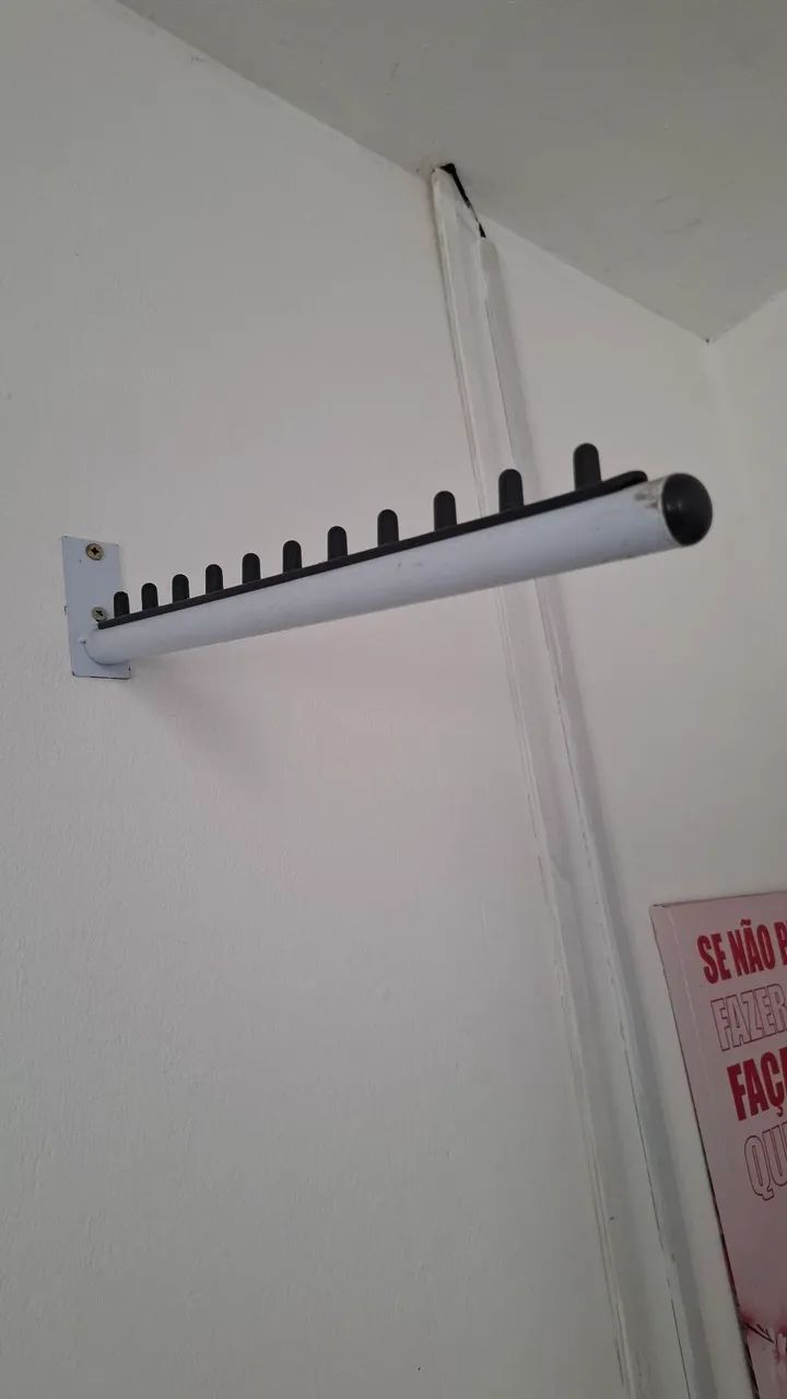 Arara de Parede para loja