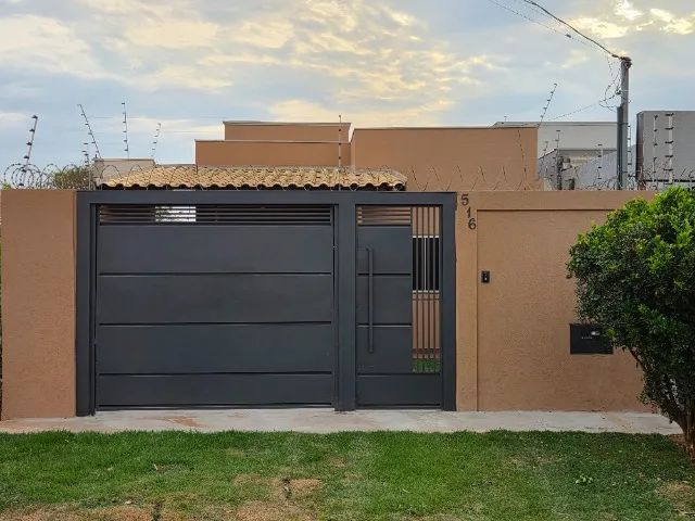 Casa com amplo quintal no Los Angeles