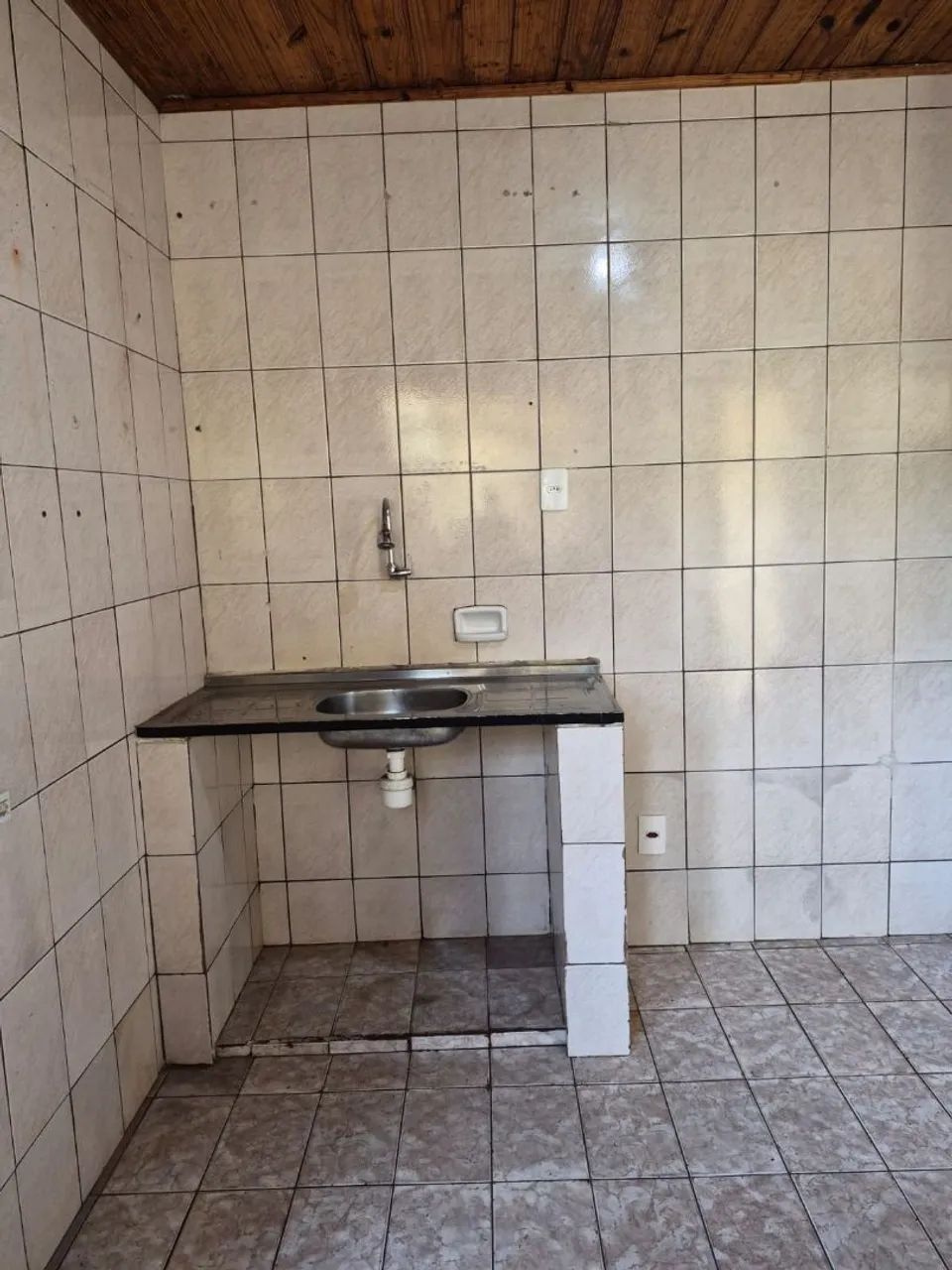 Alugo casa de fundos 2 quartos Cruzeiro Velho  - Foto 4