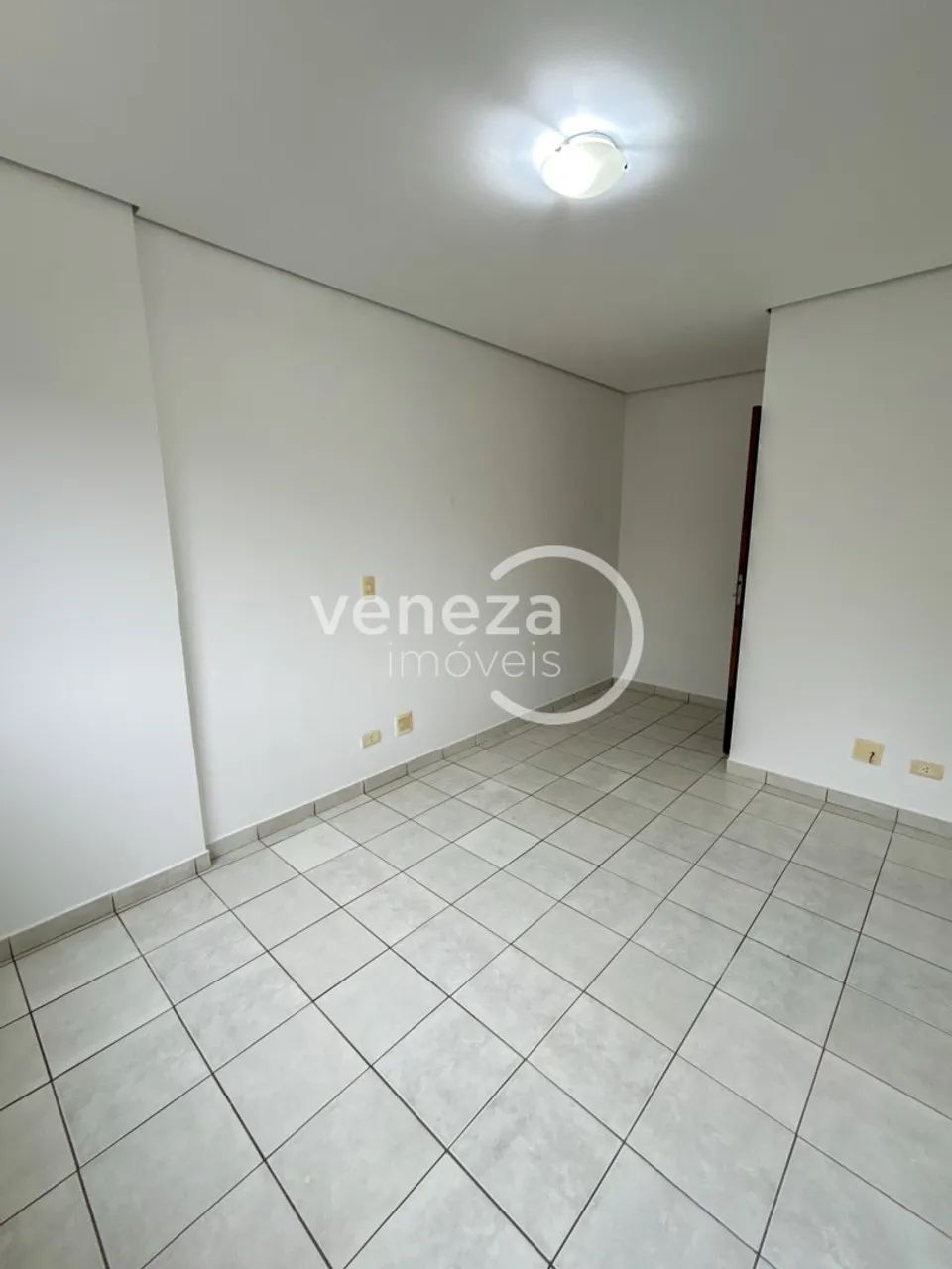 Apartamento para alugar no Edifício São Paulo Towers, Londrina - Foto 5