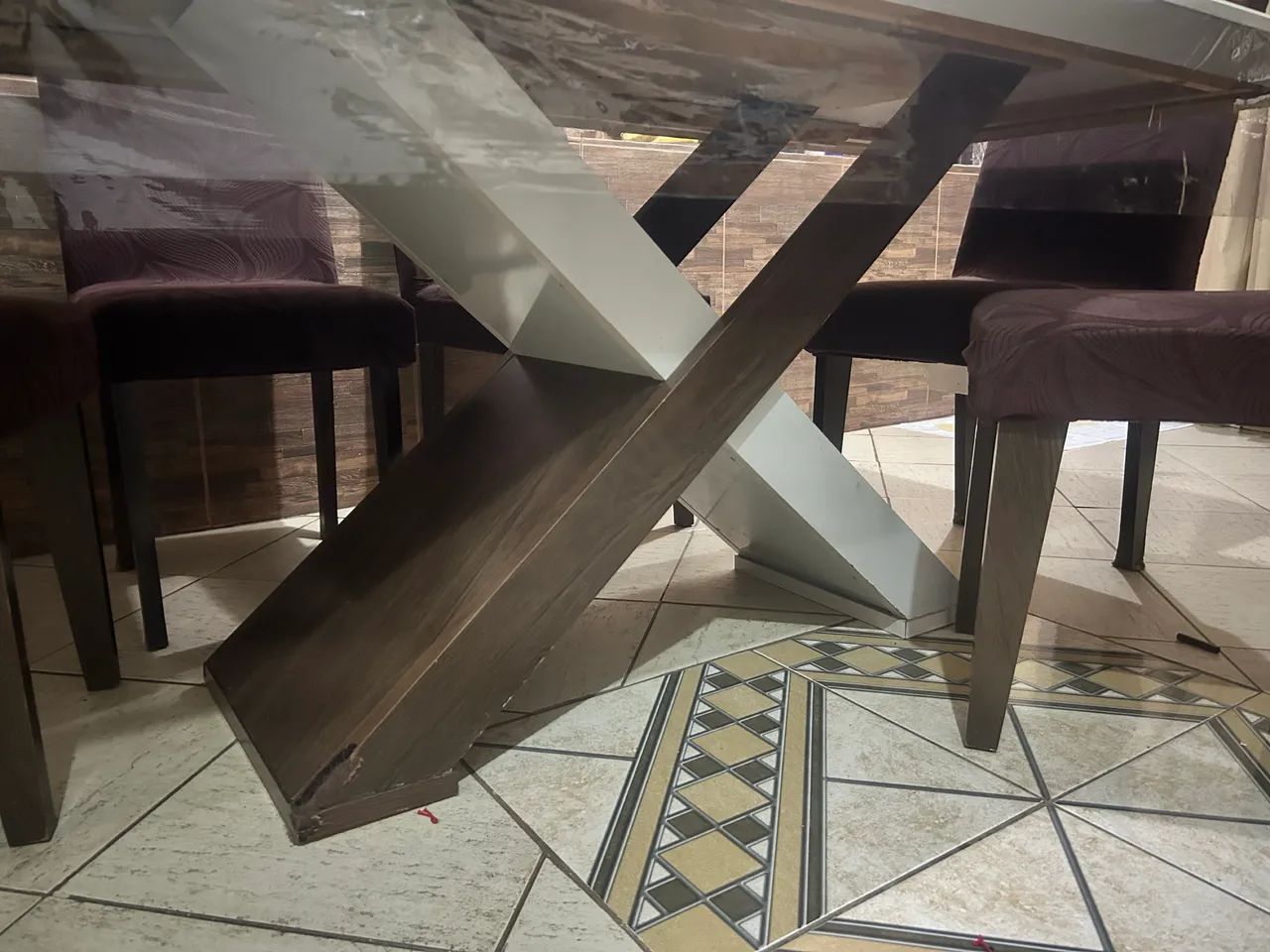 Mesa de jantar de vidro com 5 cadeiras  - Foto 2
