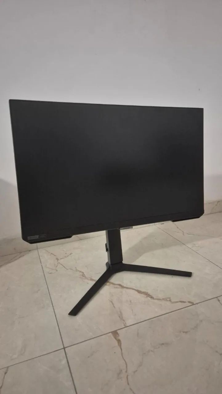 Monitor Samsung Odyssey G40 27 IPS 240hz G-sync