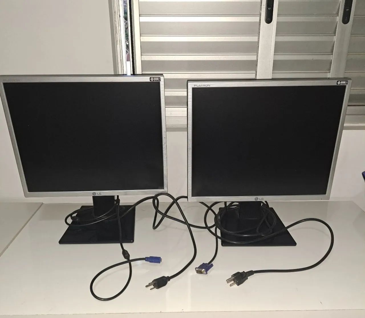 Dois Monitores LG Flatron L1953H - 19" Polegadas (Usado, em Bom Estado)