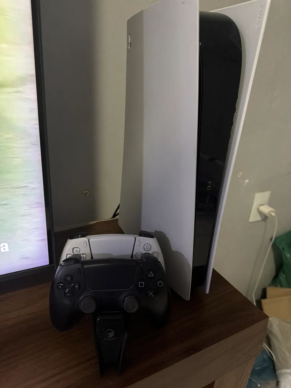 PS5 + Controles + Base Carregador - Foto 3